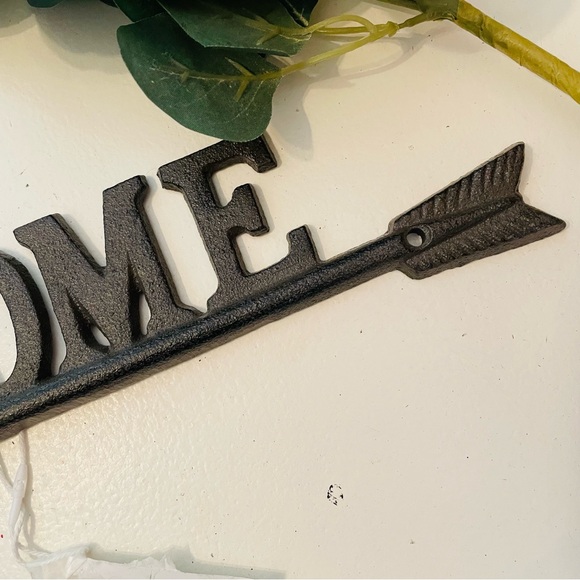 CBK Inspired Home Metal Welcome Arrow Decor Sign - Picture 3 of 5